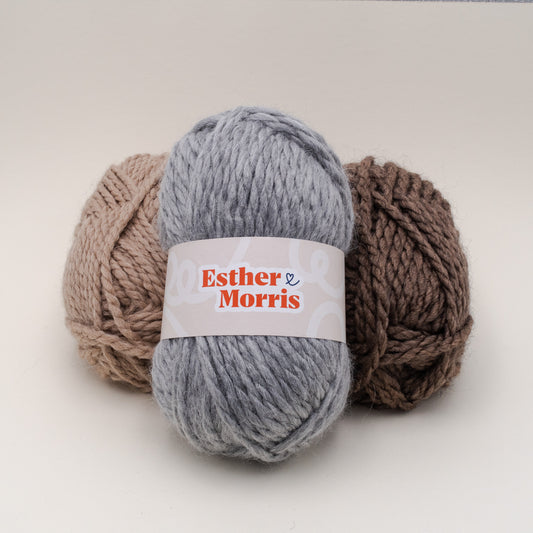 Alma garn med alpackaull och akryl.