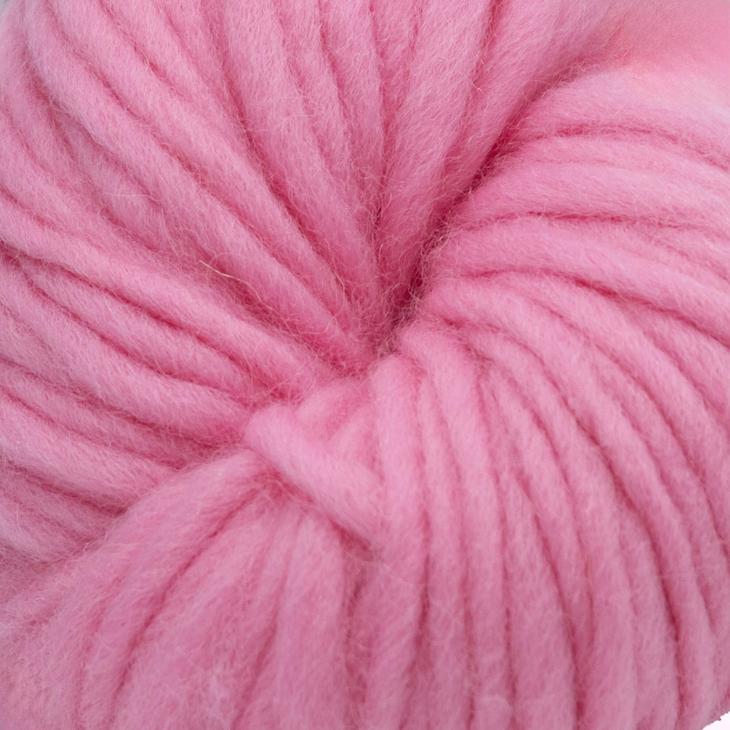 Lovikka ullgarn i färgen rosa