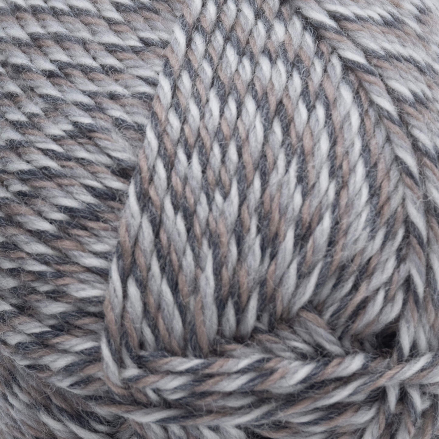 Raggsocksgarn i färgen brun/beige/koks